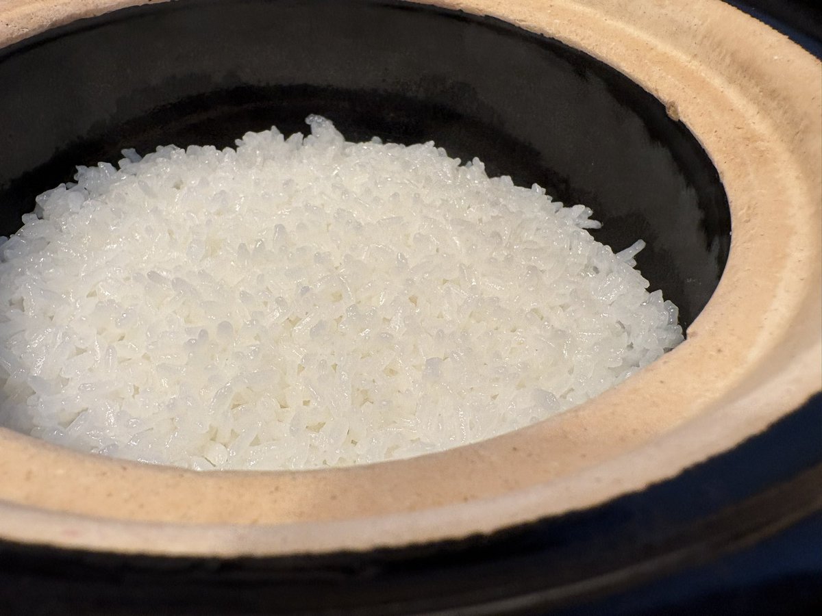tabo0719's tweet photo. 今シーズン初の新米🌾🍚🌾🍚
ウッディー京北で���入れた北山杉の箸で頂く😋

#ウッディー京北
#北山杉
#あさめし
#ごはん
#白米
#新米 https://t.co/YJnNWcq8PR