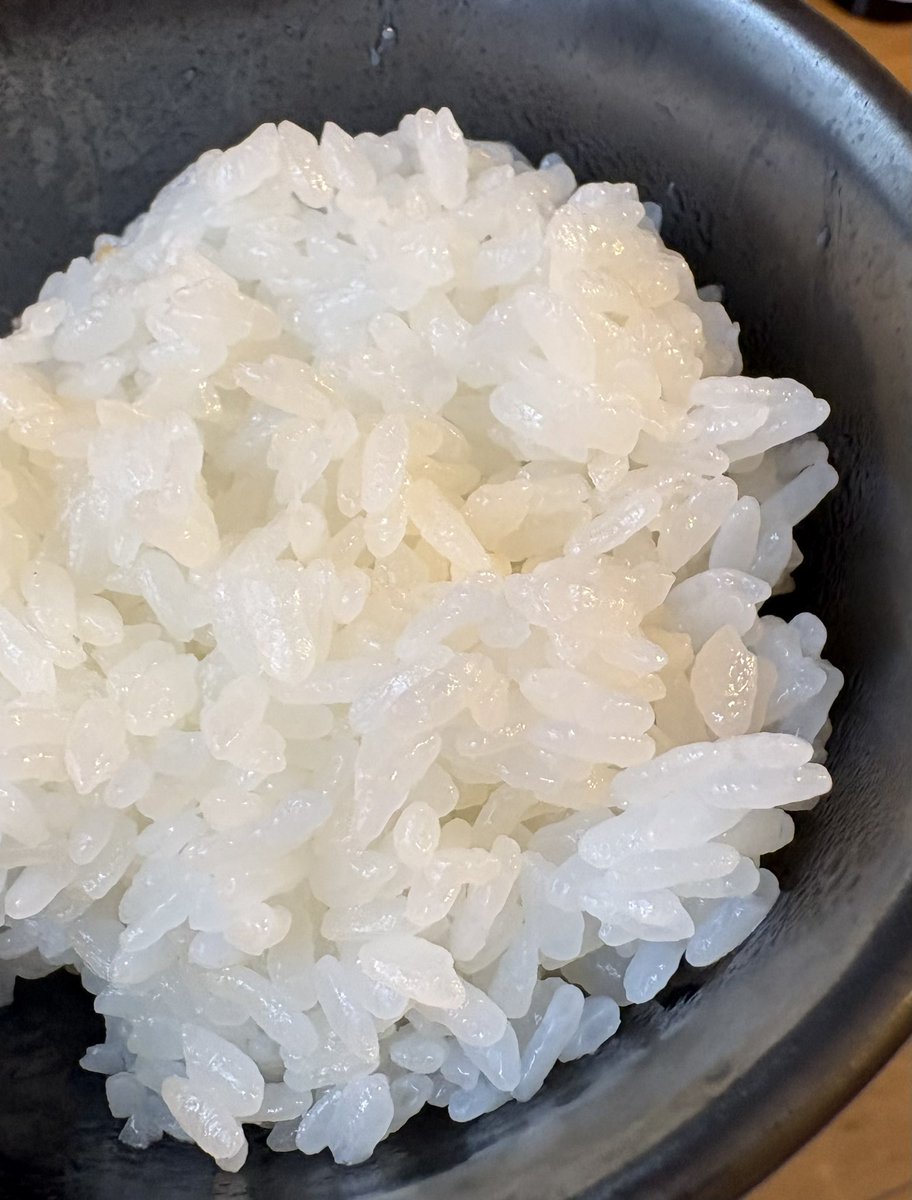tabo0719's tweet photo. 今シーズン初の新米🌾🍚🌾🍚
ウッディー京北で���入れた北山杉の箸で頂く😋

#ウッディー京北
#北山杉
#あさめし
#ごはん
#白米
#新米 https://t.co/YJnNWcq8PR