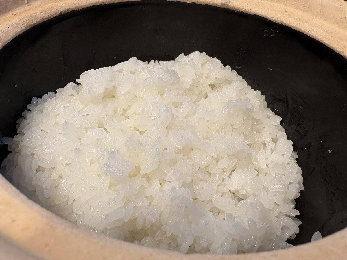 tabo0719's tweet photo. 今シーズン初の新米🌾🍚🌾🍚
ウッディー京北で���入れた北山杉の箸で頂く😋

#ウッディー京北
#北山杉
#あさめし
#ごはん
#白米
#新米 https://t.co/YJnNWcq8PR