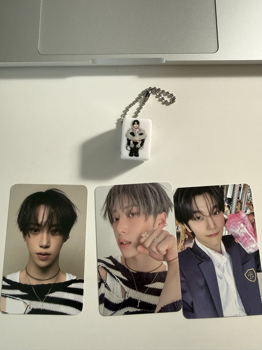 wxcoded's tweet photo. 😘 also i have two more albums on the way 😶 https://t.co/obpiUQ0SAd