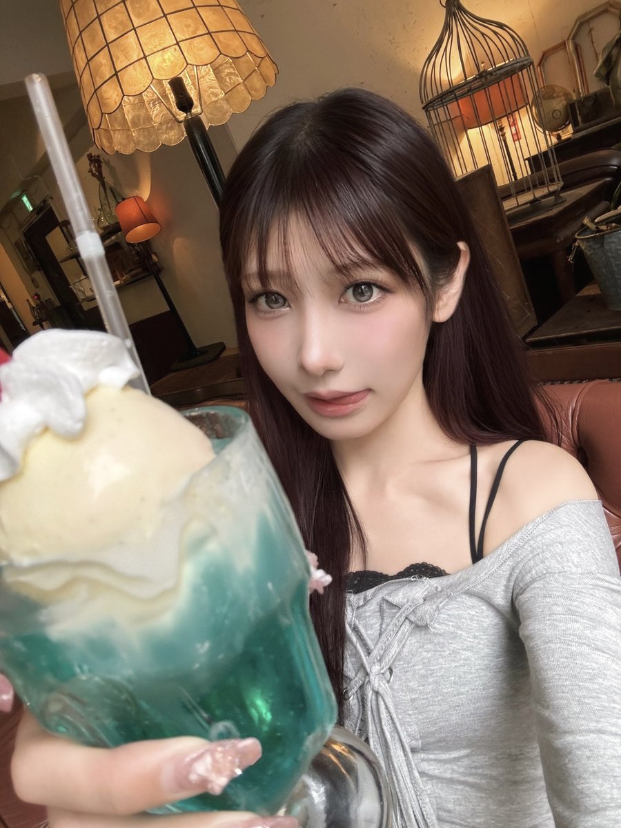 ria_revolution's tweet photo. .
　　∧,,∧
　 (´,,⁃ ⩊ ⁃,,`)🍒,.   ﾒﾛﾝｸﾘｰﾑｿｵﾊｵ-ﾀﾞ
　 /つ-o　,;'”‘ﾞ’;,
　 ￣￣￣ヽ、 ノ￣＼
　　　　　  ┴ https://t.co/bCrGpaDzDX