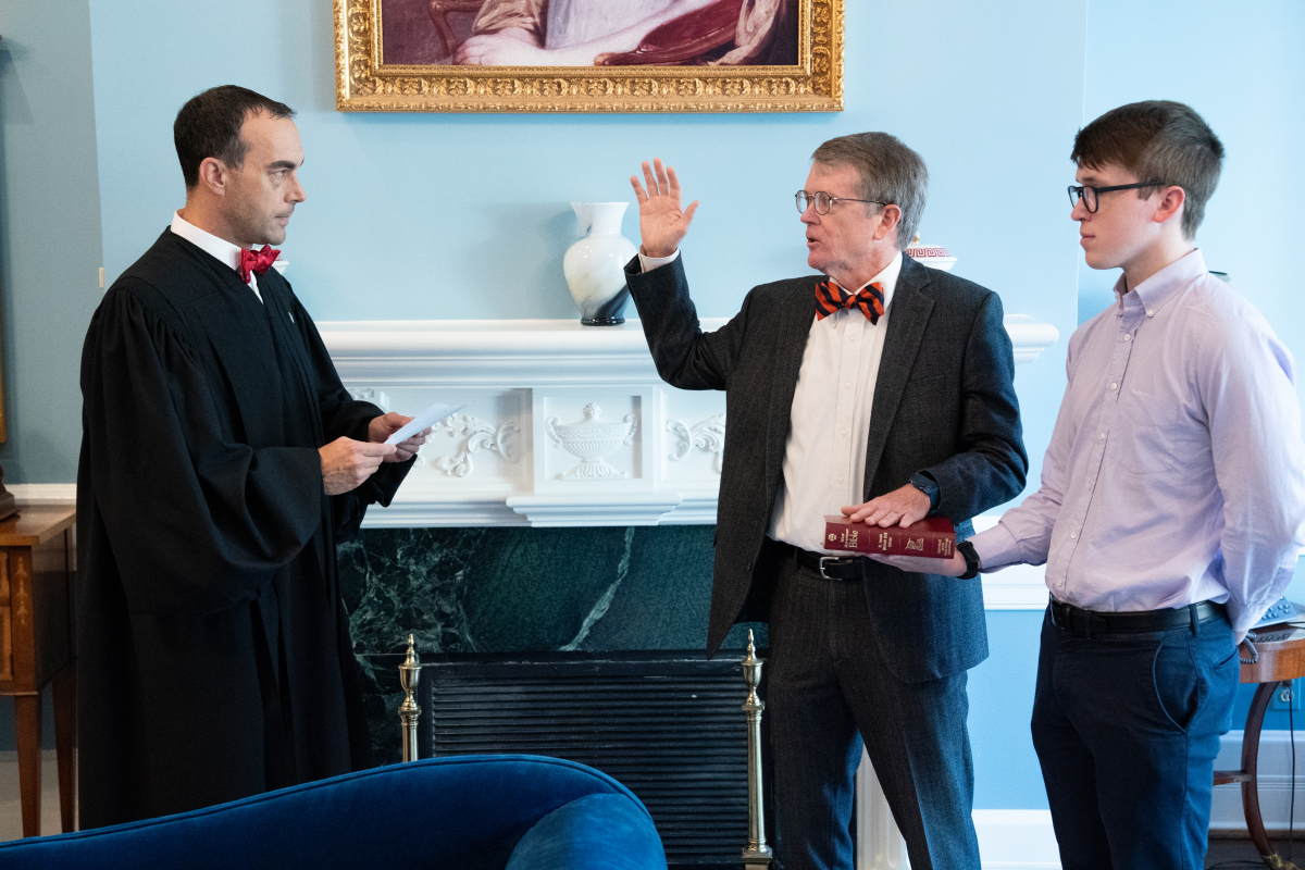 uspto's tweet photo. America’s Innovation Agency, the USPTO, today announced the appointment of John F. Duffy as its new General Counsel and Acting Solicitor. 

Read more in our press release: https://t.co/ZwJ6I3iZ3O https://t.co/BUOqBVKvT0