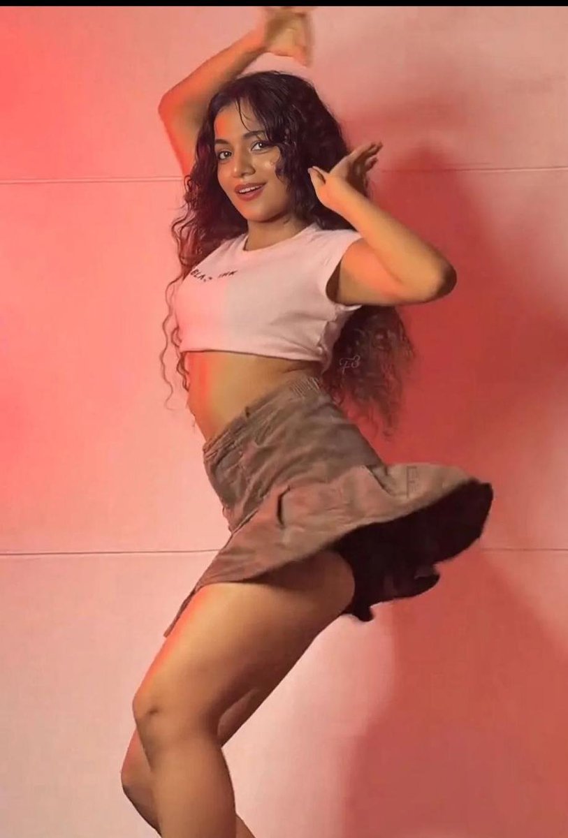 Omega191918's tweet photo. When Hansika Krishna appears, scrolling can wait. ❤️🔥
#HansikaKrishna #Viral #Trending #Explore #XTrending https://t.co/Rfu6AzdPzQ