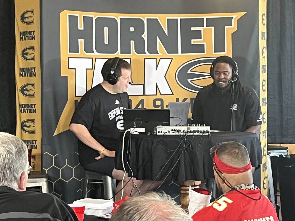 ESUSports's tweet photo. Tonight’s featured @esuhornetsfb player at Hornet Talk is OL Trevion Mitchell #StingersUp #UNIT https://t.co/cNLNpAt5Ai