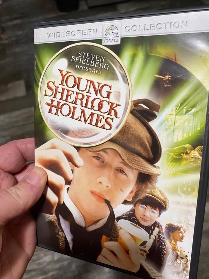 AbeTalkingBooks's tweet photo. Two childhood memories unlocked. 

#childhood #movies https://t.co/SJlNVyRcFv