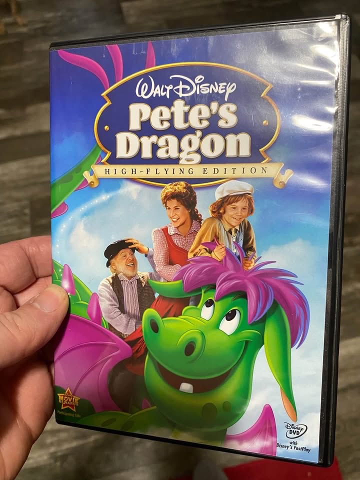 AbeTalkingBooks's tweet photo. Two childhood memories unlocked. 

#childhood #movies https://t.co/SJlNVyRcFv
