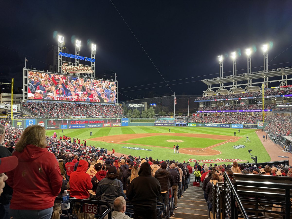 cbex85's tweet photo. @carmendefalco Out here!! The Cleveland crowd is asleep. We are taking the energy out of this place!! Go Sox!!! https://t.co/Gt9NtXpgt6