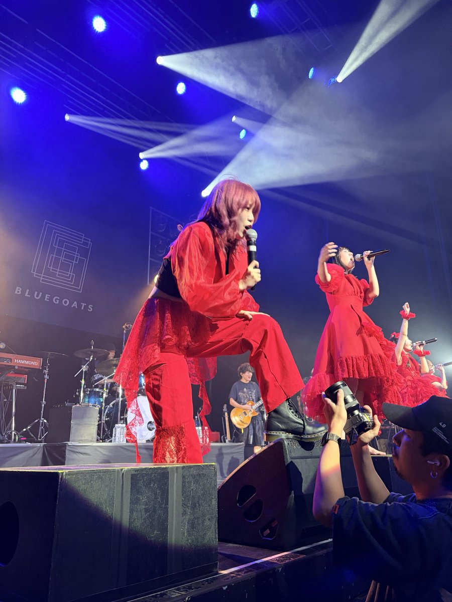 red_sheep1005's tweet photo. 2026/10/5 Zepp新宿
今日はBLUEGOATSに出会って1年記念日でした！BLUEGOATSと共に特別な日になりました！
初めてLive行ったのは渋谷サイクロンで
曲も場所もメンバーもグループ名もわからない状態で行ったLive、そこでBLUEGOATSの魅力に惹かれあっという間に1年！今日もかっこいい姿見れて最高でした！ https://t.co/KQy1PTrspN