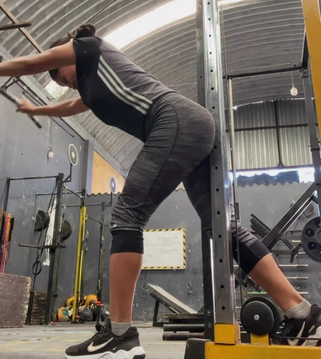 Rtzzo47's tweet photo. Deborah vergas, una puta del gimnasio para ser utilizada #sexy #puta #culo #expuesta #gym https://t.co/SSSG0bjvFZ