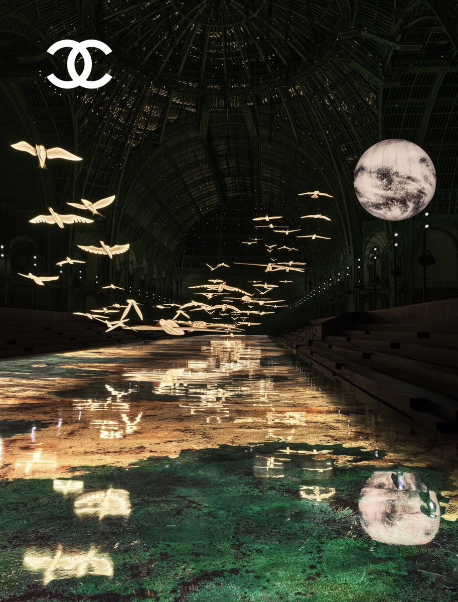 badestoutfit's tweet photo. set design at the chanel ss27 https://t.co/QF6mJkKeEX