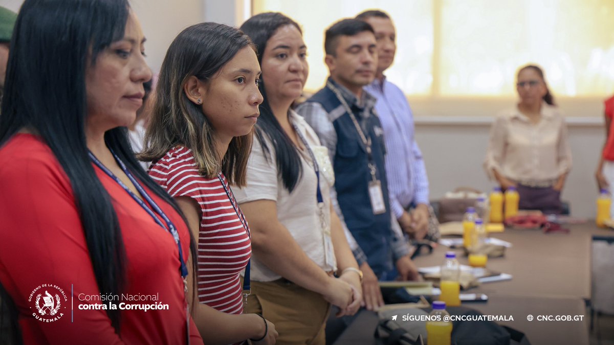 CNCguatemala's tweet photo. 🛣️ ¡Seguimos fortaleciendo el trabajo en los territorios!

✨ Como parte de la gira de Territorios con Integridad, llegamos a Zacapa, Chiquimula e Izabal. 

🫱🏽‍🫲🏼 Desarrollamos una nueva jornada de trabajo junto a representantes de instituciones del Organismo Ejecutivo con presencia en estos departamentos.

✅ Durante las distintas sesiones abordamos el rol de las y los servidores públicos en la implementación de los Sistemas de Integridad, los canales de denuncia y el Portal de Integridad Activa (PIA).

👥 Además, desarrollamos un taller que permitió a las y los participantes compartir aportes y experiencias desde la perspectiva de cada departamento en la prevención de la corrupción.  

#BitácoraCNC
