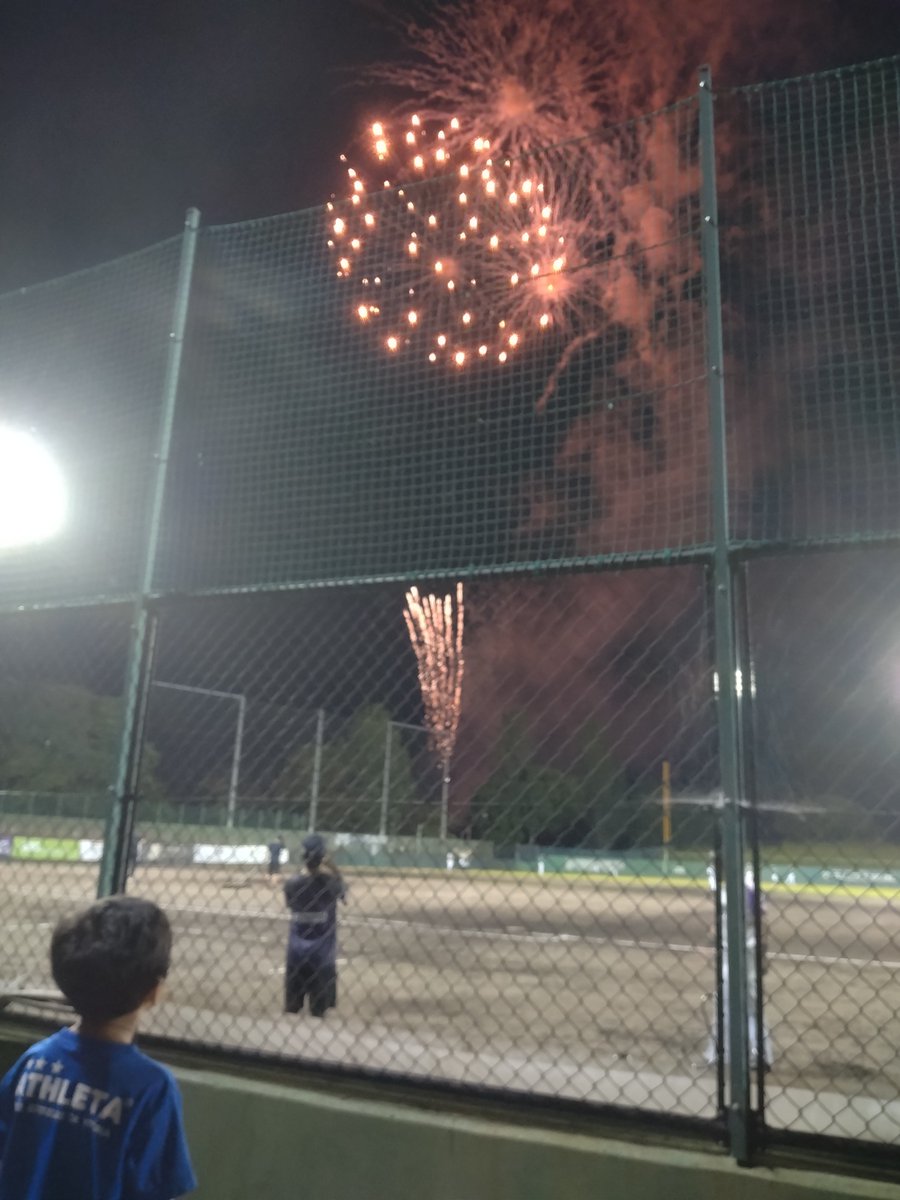 pankax2's tweet photo. ところで #茨城アストロプラネッツ ⚾️、

「#牛久市」への 表敬訪問は
これから、なのでしょうか🤔

 ８月の花火ナイターを 初めとして、
今年も たくさん、
 牛久で 試合をさせて もらえましたから……😊

私は勝手ながら、ファンの１人として
市長さんへ挨拶に 行きましたけど😂

#うしくさんぽ https://t.co/E7yzrqgNFH
