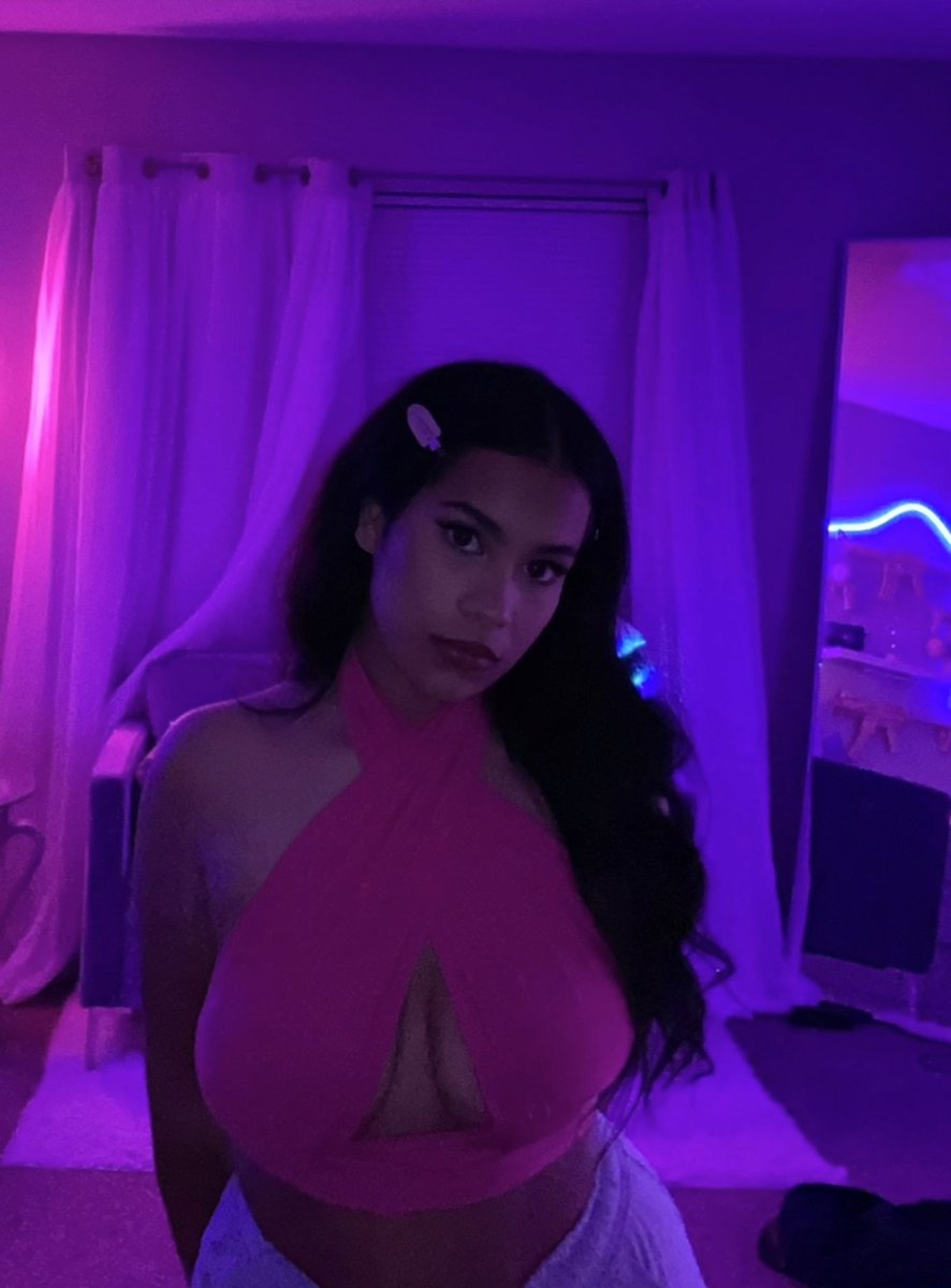 cartmansfinsta's tweet photo. Going through my selfies and god I love my hair sm I’m so sexy https://t.co/PgsEiqQFY3