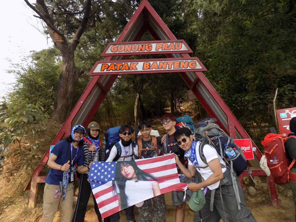 njz_updateidn's tweet photo. Happy birthday Pham Hanni 🩷
by Bunnies adventure 

📍Indonesia

#빵하니생일대빵축하
#HappyHanniverse
#HAPPY_HANNI_DAY https://t.co/2KHr1jRZrq