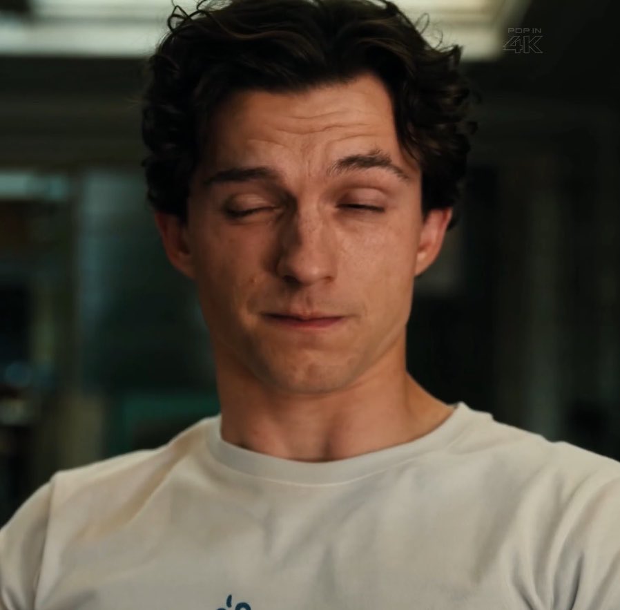 widowspy's tweet photo. his goon face https://t.co/DKIhGa5TwL