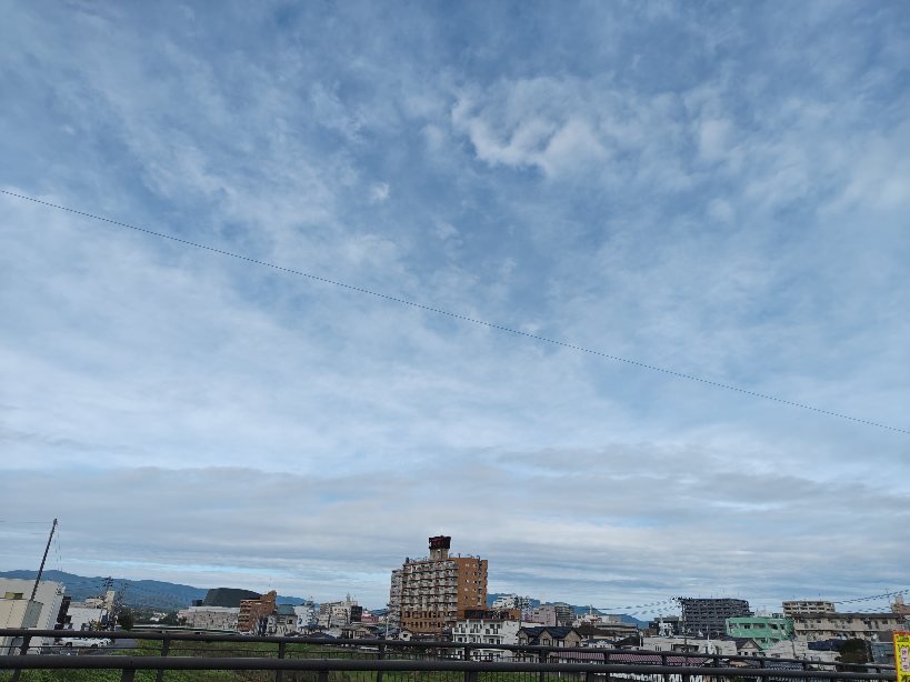 kanbee_one's tweet photo. おはようございます
晴れ⛅雨上がり気温23℃のいわき
今日も1日がんばっぺね
#全開朝撮
#イマソラ
#空ネット https://t.co/lo4gTUnr1I