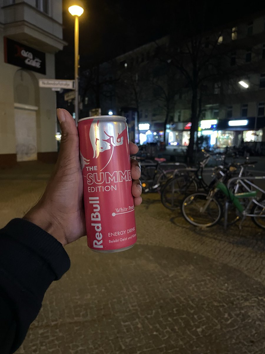 jni710's tweet photo. Was ist das beste redbull? https://t.co/bF1fOSOgRY