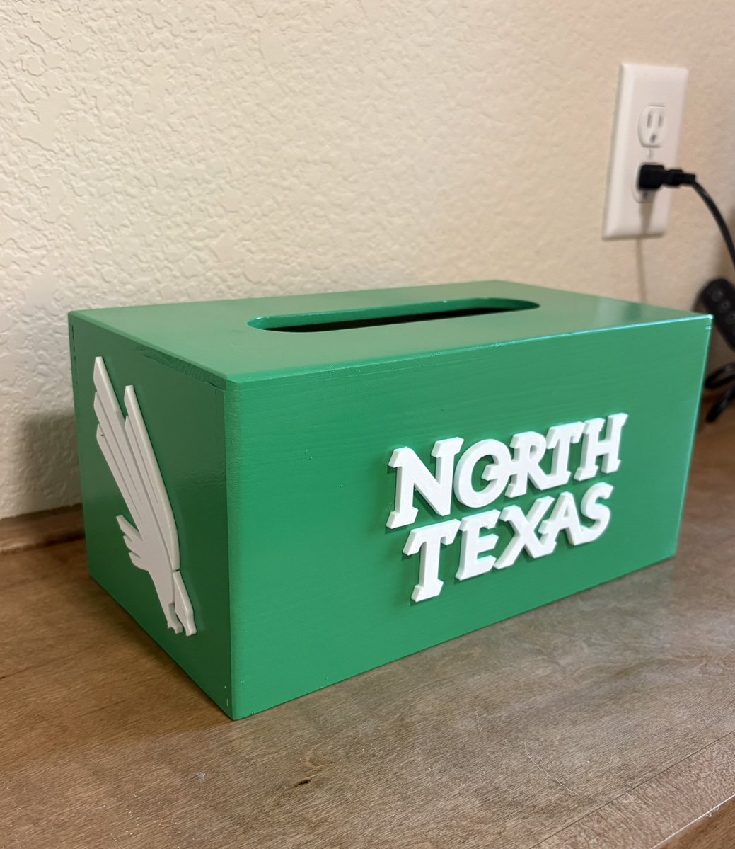 bailsknowsball's tweet photo. Shoutout to @/storyboards_indy on Instagram for making me the most unnecessarily specific tissue box imaginable 🦅🟢 #GMG https://t.co/SiWdFVu0s9