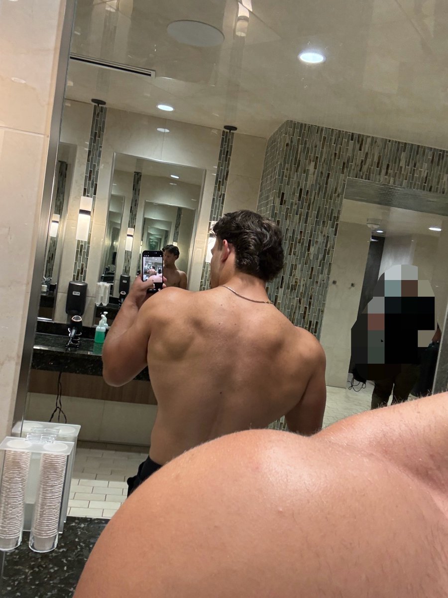 themasterlexx's tweet photo. Feeling like Adonis https://t.co/VGsHmqcXuH