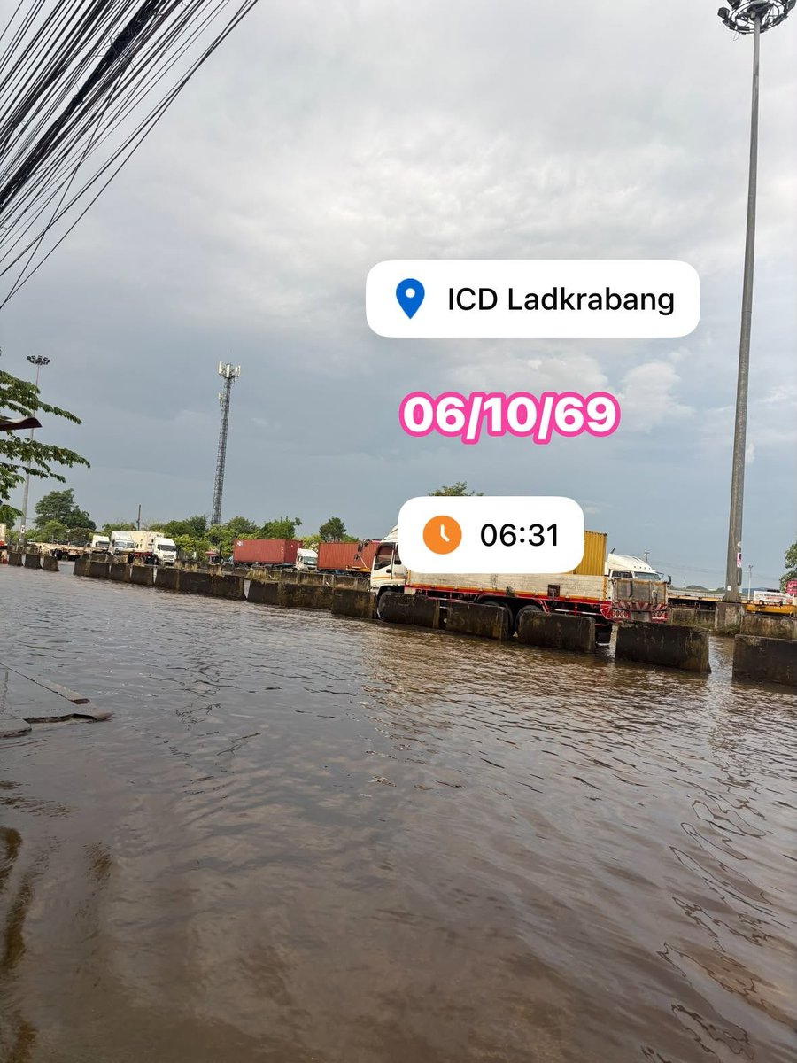 js100radio's tweet photo. 6 ต.ค.69 เวลา  06.33 น.  ICD ลาดกระบัง เช้านี้ มีฝนตก น้ำลดแล้ว รถสามารถผ่านไปได้ค่ะ #น้ำท่วม  

(Cr.เปาที่แปลว่า เปา) https://t.co/YUxiEmQ1Da