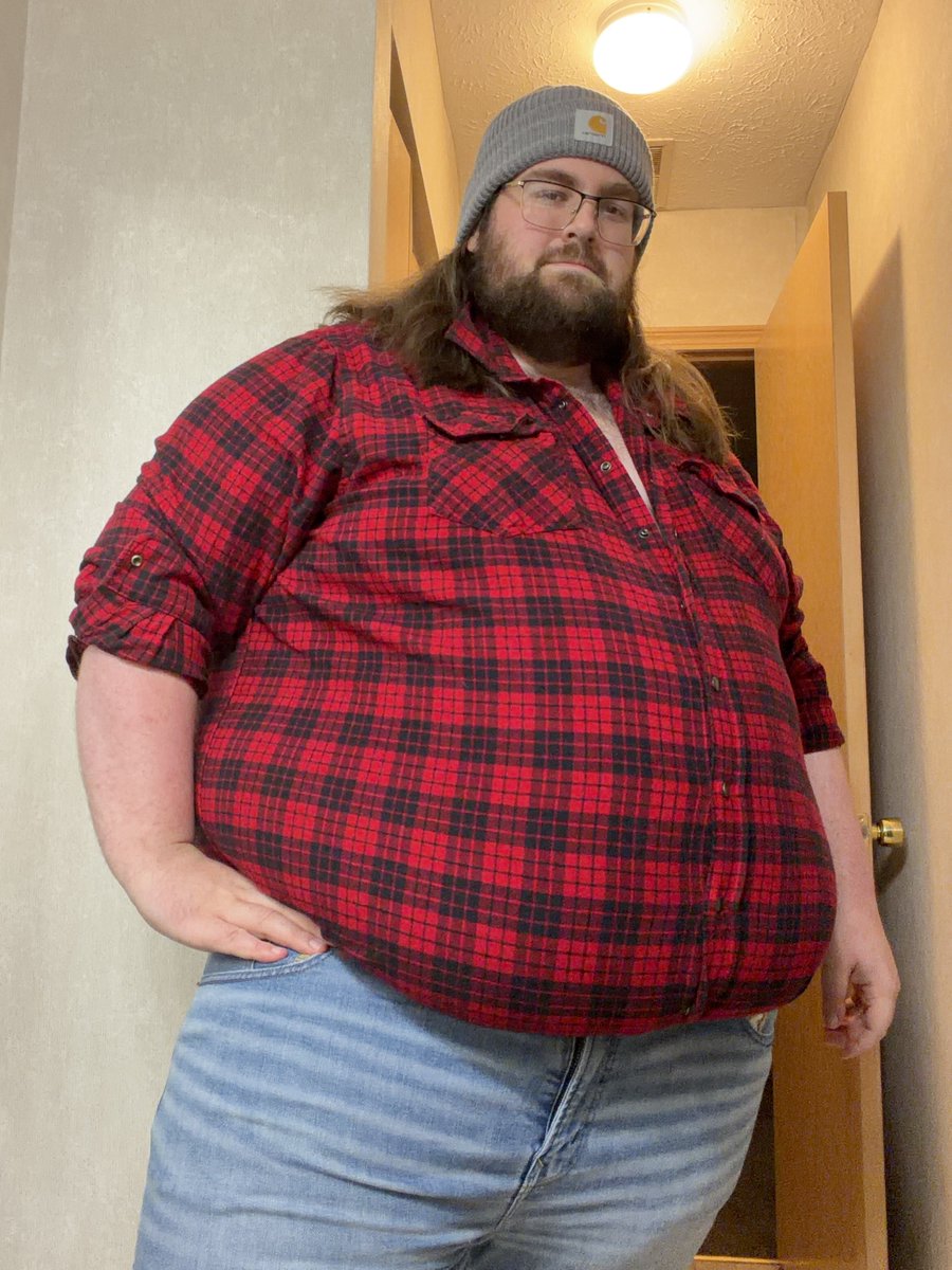 bigfatbuck's tweet photo. my “safe” option (especially if it’s cold) 

boring fat lumberjack lmaooo https://t.co/wZA6eaLHVT