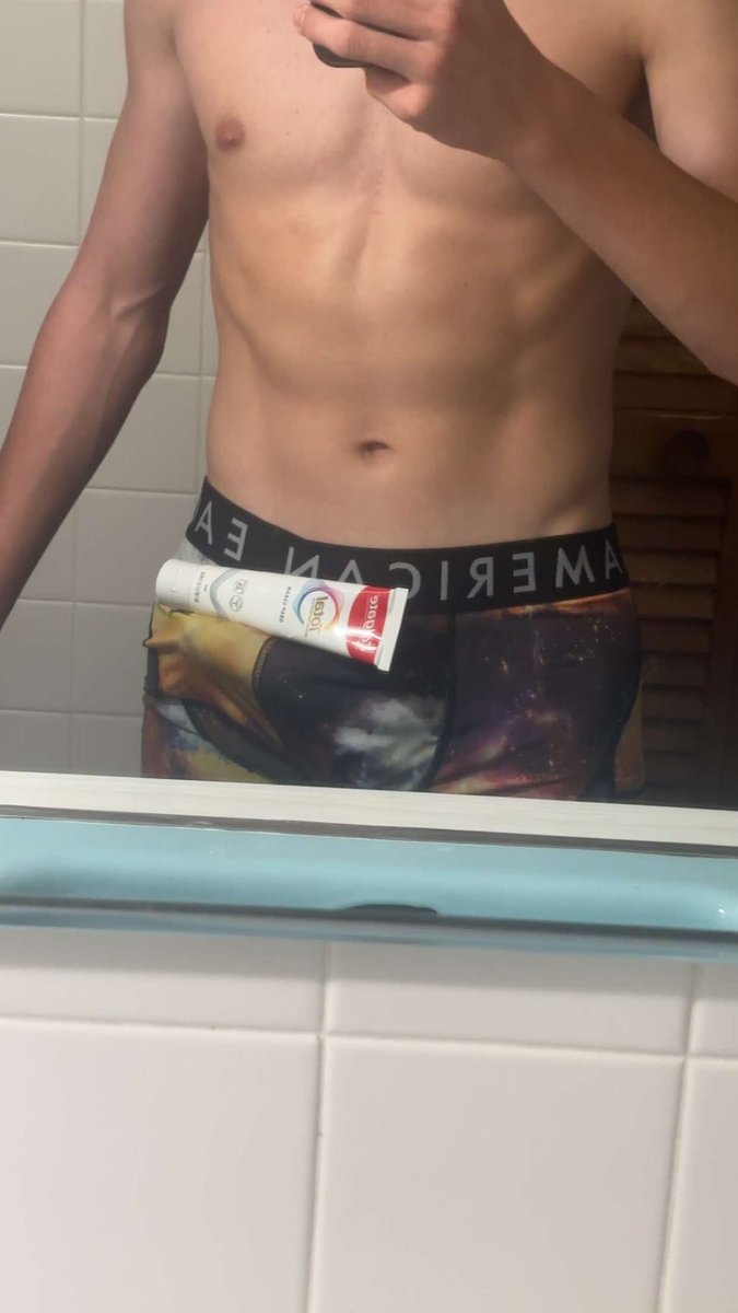 TwinkJax's tweet photo. Make sure you get your toothbrush in the comments 🦷 https://t.co/9xMN7PtcMm