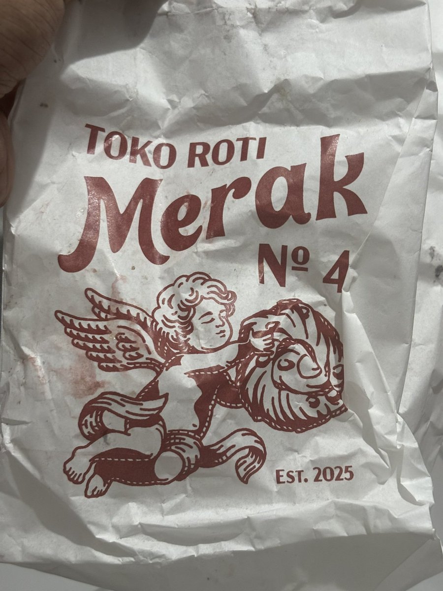 squierytalkin's tweet photo. istg ini roti coklat keju terenak yang pernah gue makan seumur hidup gue https://t.co/mByMUwUpRZ