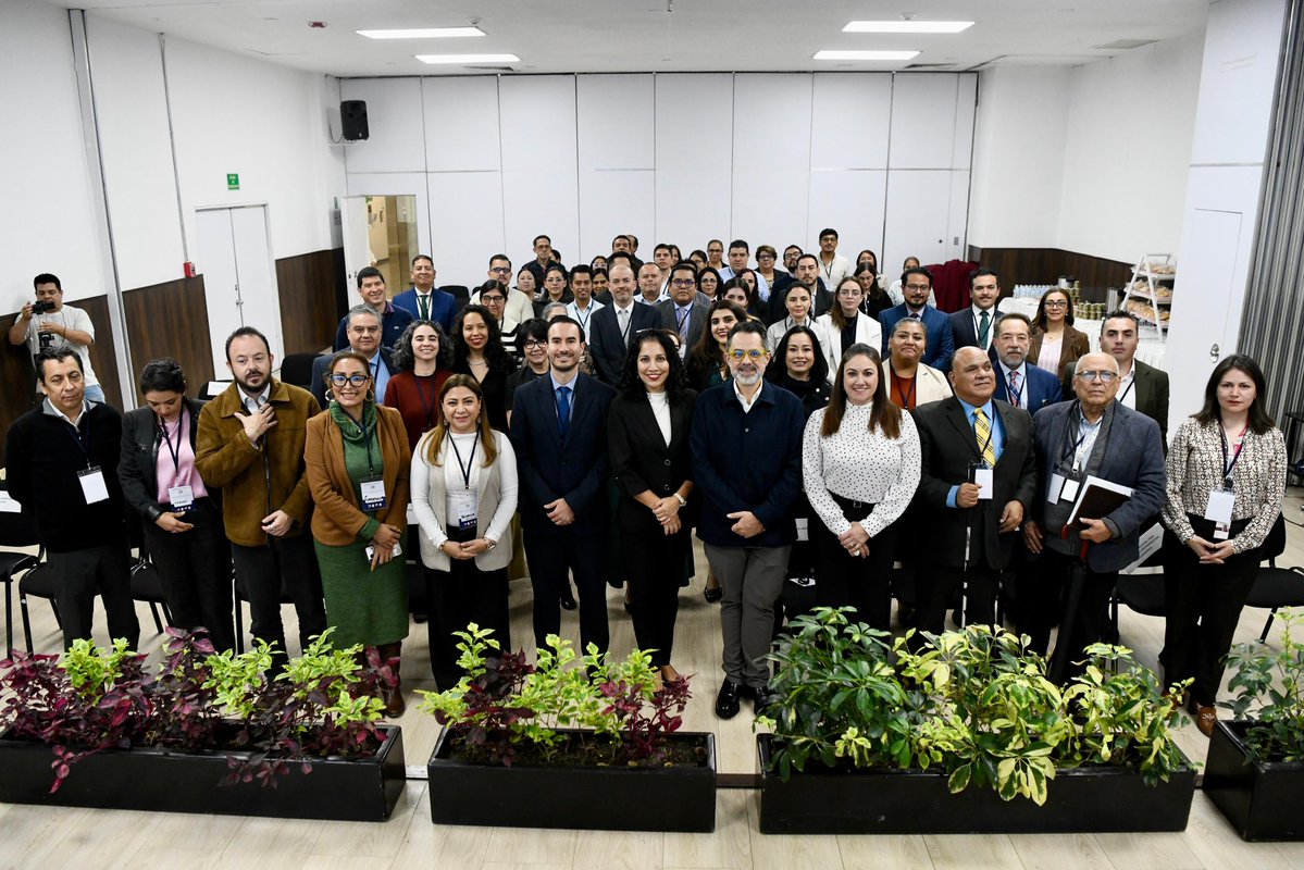 ivan_escalante's tweet photo. Hoy recibimos a autoridades y representantes de Chile 🇨🇱 , Colombia 🇨🇴 y Perú 🇵🇪 , países que forman parte de la @A_delPacifico, para presentar los resultados de la Hoja de Ruta para la protección de las personas consumidoras con discapacidad. 

🫱🏻‍🫲🏼 Asegurar condiciones de igualdad, autonomía y dignidad en el ejercicio de sus derechos rige la integración y cooperación regional para identificar desafíos y traducirlos en beneficios para la sociedad.