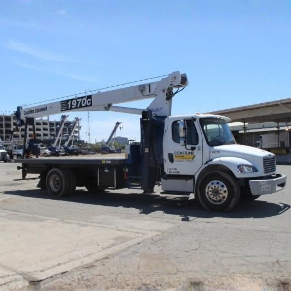 CraneTraderPub's tweet photo. 🚛Crane capability, road-ready.
This 2024 Manitex 1970C mounted on a Freightliner Business Class M2 106 combines mobility and lifting power in one package.
Take a closer look on CraneTrader!👀https://t.co/Dq8R8kKozH
#MountedBoom #Manitex #Freightliner https://t.co/Hn5abqiqMf