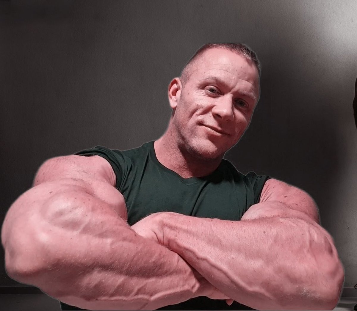 MaxSteelMuscle tweet picture