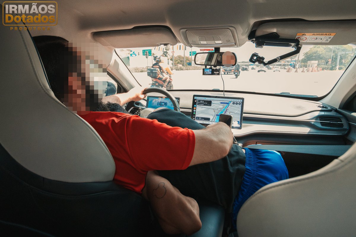 irmaosdotados's tweet photo. 🚕🔥 E SE UMA CORRIDA DE UBER TERMINASSE EM UMA AVENTURA QUE VOCÊ NUNCA ESQUECERIA?

Um passageiro, um motorista e uma câmera registrando aquela corrida. 

"FETICHE- PEGANDO O UBER", sua  fantasia é o nosso lançamento de amanhã. 
(https://t.co/gJPMJVo4Cp) 💣 https://t.co/YlRo4hdnY0