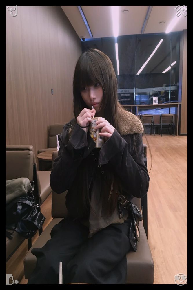 CalMeDimpless's tweet photo. 🦰Kiwi Compote The kiwis are ripeBack home, I watch a movie, curled up on the couch with a blanket. It’s a cozy afternoon, and I feel grateful for the chance to rest and recharge. https://t.co/OE2B8chgkq