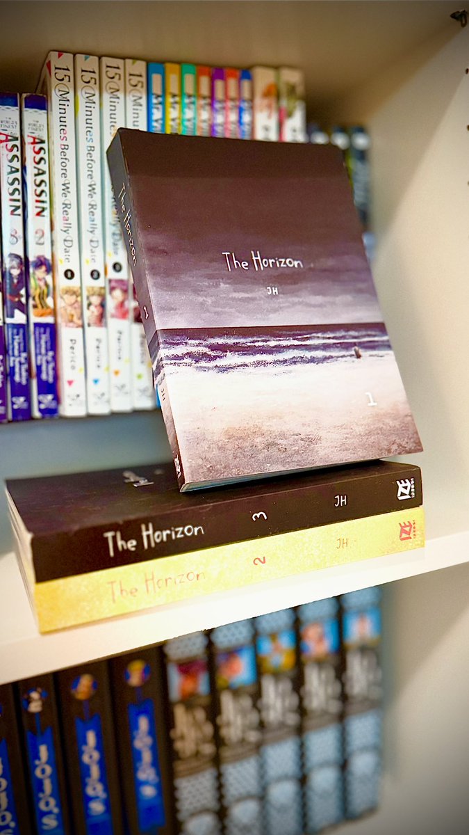 JussCollects's tweet photo. The perfect season for some reading #manga https://t.co/CO5S2NqAer