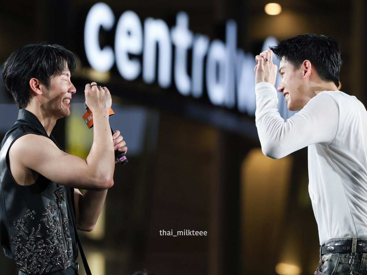 thai_milkteee's tweet photo. 05.10.2026
PIL FAN INTIMACY

2年毎に新しいシリーズが見れて、こんな素敵なイベントも開催してもらえるなんて、本当に幸せだなと改めて実感。いつも沢山の楽しいや幸せをありがとうございます🫶

#PoliceinLoveFanEXP
#หยิ่นวอร์ https://t.co/mBC3Bpbzg6