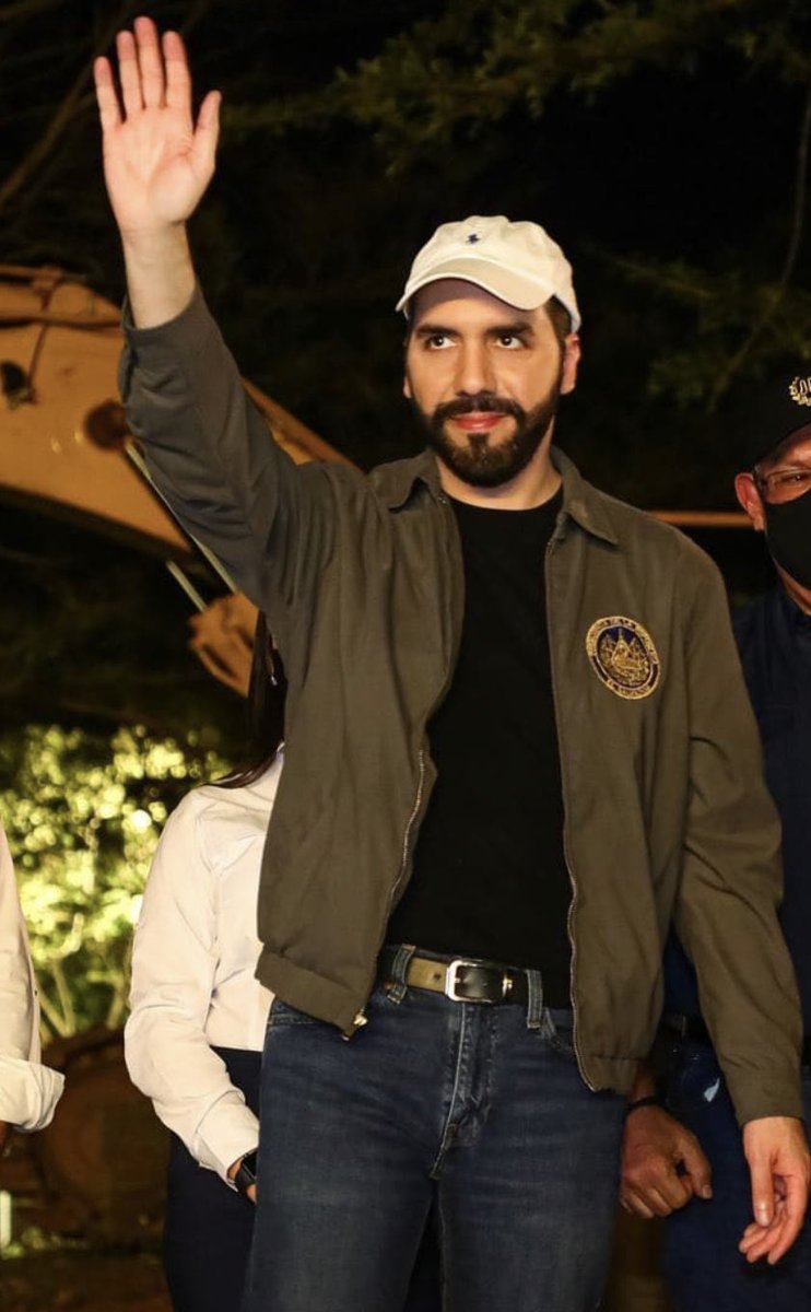 waraujo64's tweet photo. Nadie disputa nada, solo queda en la conciencia y en la sabiduría…el mapa político regional se movió en Febrero del 2019 con el triunfo de @nayibbukele …siete años después la inspiración de un país pequeño, pero grande en sus proyecciones, El Salvador 🇸🇻…lidera nuestro mundo regional.

Hace siete años comenzamos nuestra grandeza ✨.