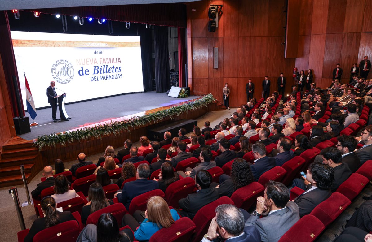 BCP_PY's tweet photo. El Banco Central marca un hito al presentar una nueva familia de billetes del guaraní que celebra a la historia, cultura y biodiversidad del Paraguay

Noticia completa: https://t.co/KPf4bbYFoD
#FamiliadeBilletesPy