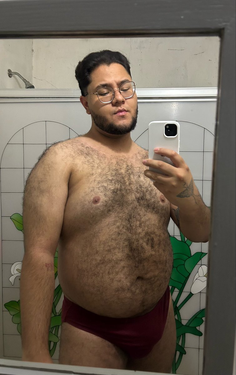 rlxn03's tweet photo. I got that cute face, chubby waist 👅 https://t.co/CyEAqXWcIE