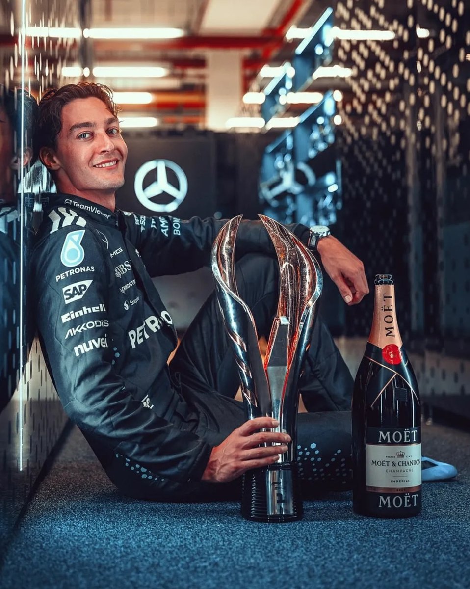 MercedesAMGPCF1's tweet photo. 🇸🇬🌟 https://t.co/yKNsYv9LP9