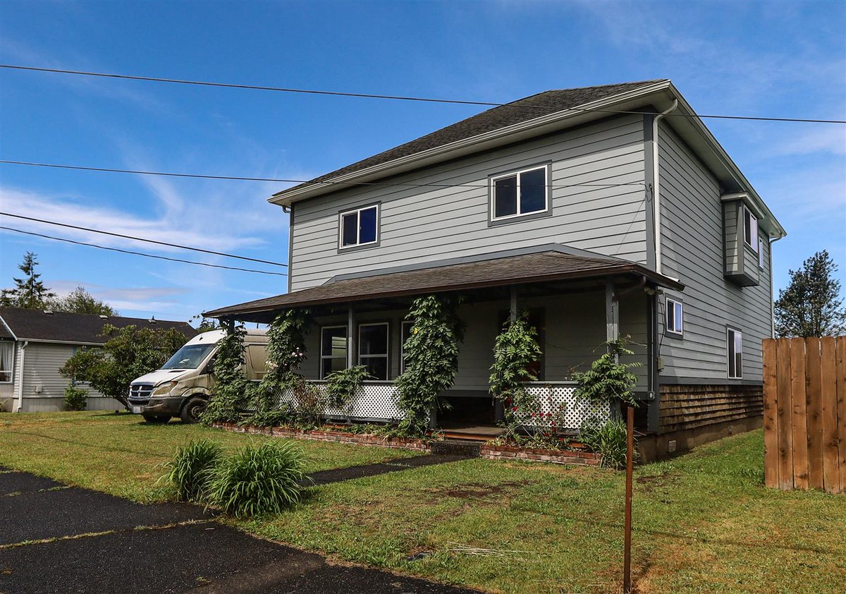 GreningerHarley's tweet photo. Could this beautiful Cosmopolis home be the one you've been looking for? Contact us for details.

#PremierRealty #AberdeenWA #RealEstate #Graysharbor https://t.co/qwmeUlqUx2