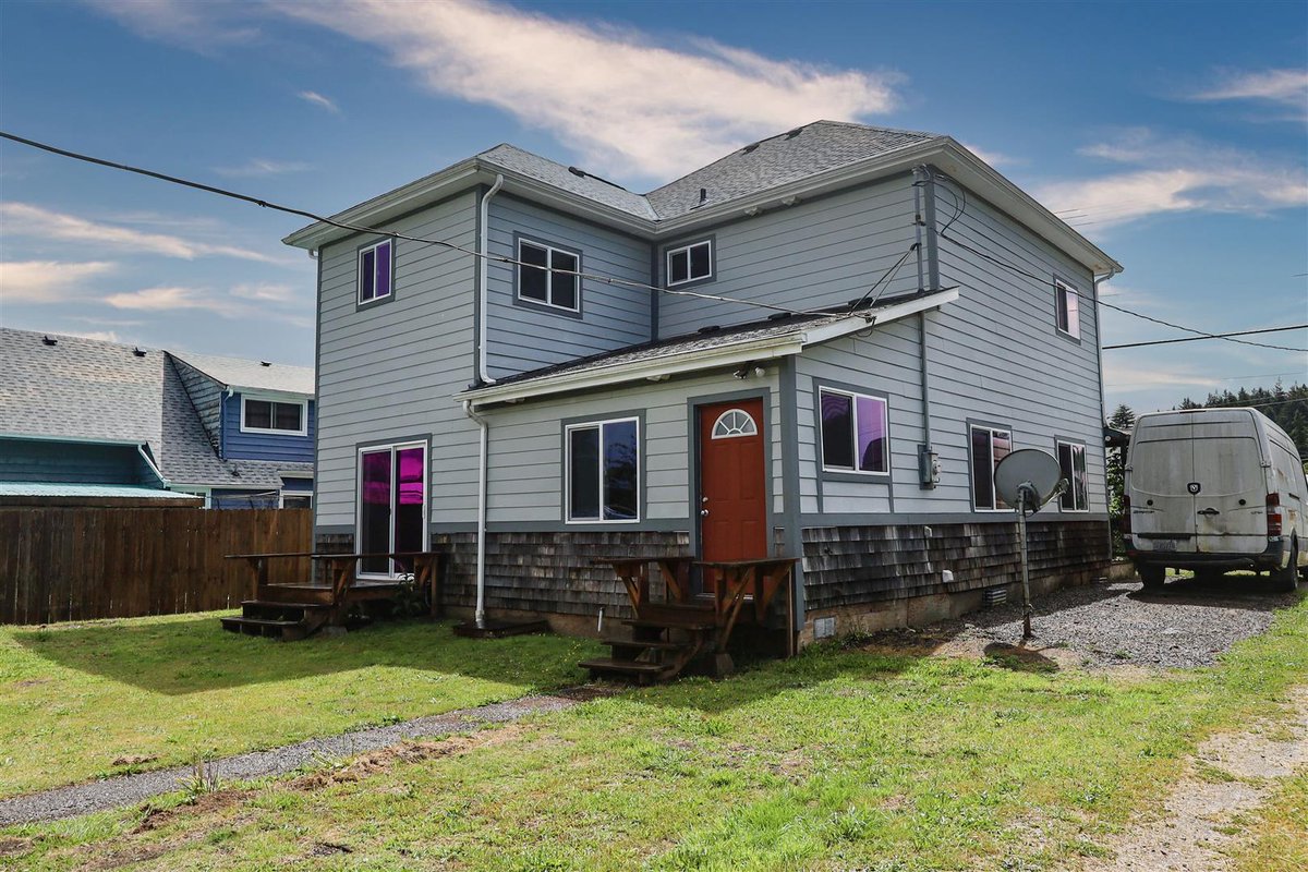 GreningerHarley's tweet photo. Could this beautiful Cosmopolis home be the one you've been looking for? Contact us for details.

#PremierRealty #AberdeenWA #RealEstate #Graysharbor https://t.co/qwmeUlqUx2