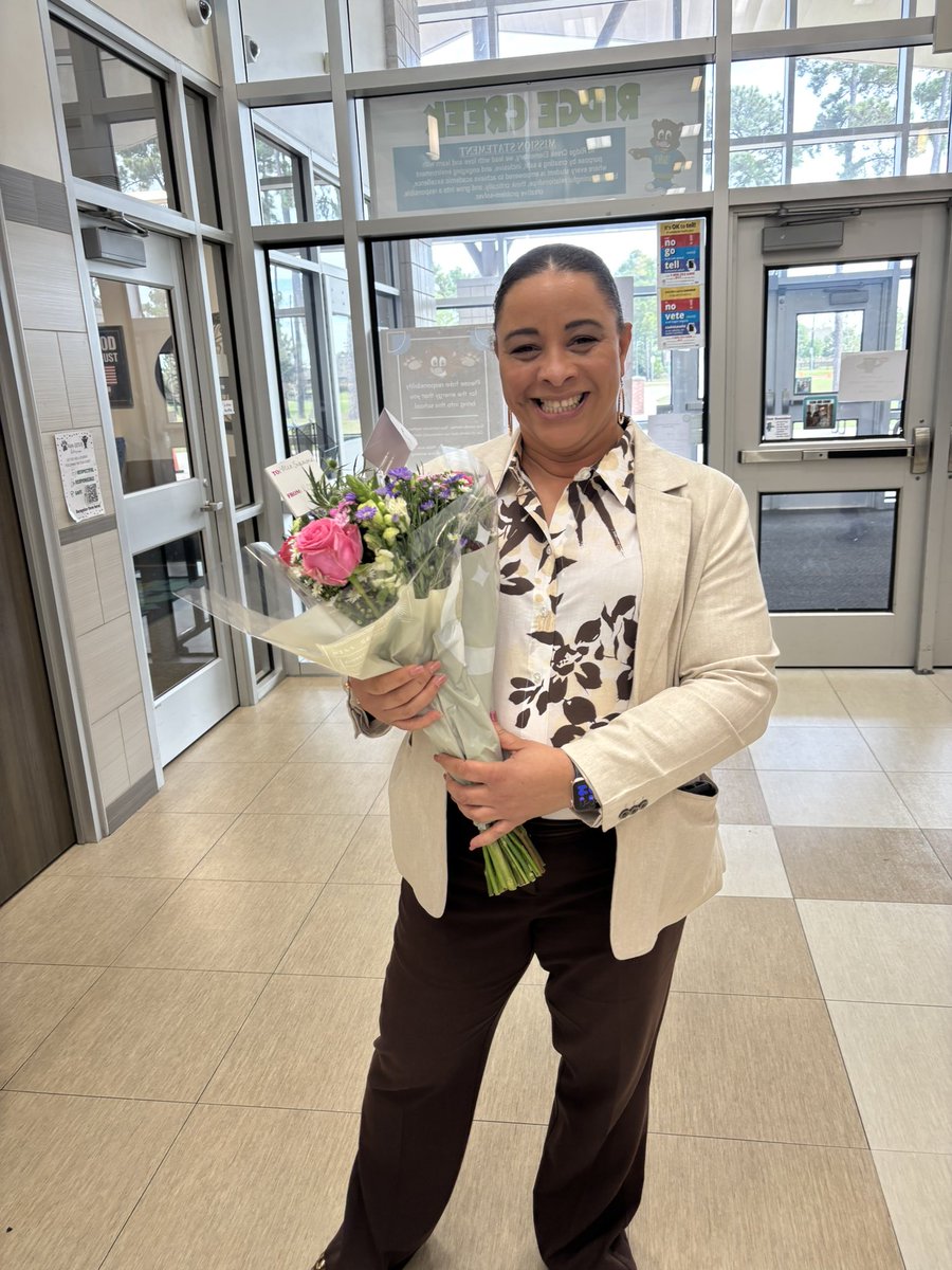 PtaRidge's tweet photo. ππ Happy National Principals Month to our courageous leader, Ms. Simmons! πΎ
Thank you for your vision, dedication, and commitment to helping our #CubCommUNITY grow and succeed. RCE is grateful for your leadership, and we appreciate all you do! ππ½ #RCEPTA https://t.co/TmMg80f3WK