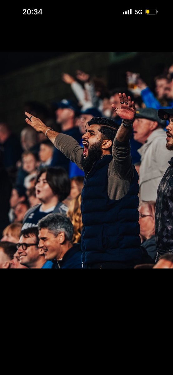 1of1ovais's tweet photo. @livelikewass @mattjoyy @MillwallFC Got loads of racist abuse cos of this picture https://t.co/CRbRYBG8mm