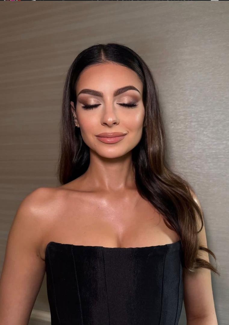 Elizabethpipko5's tweet photo. How do I look! Drop a ♥️ if you love my look 🥰 https://t.co/hPg0HXN98d