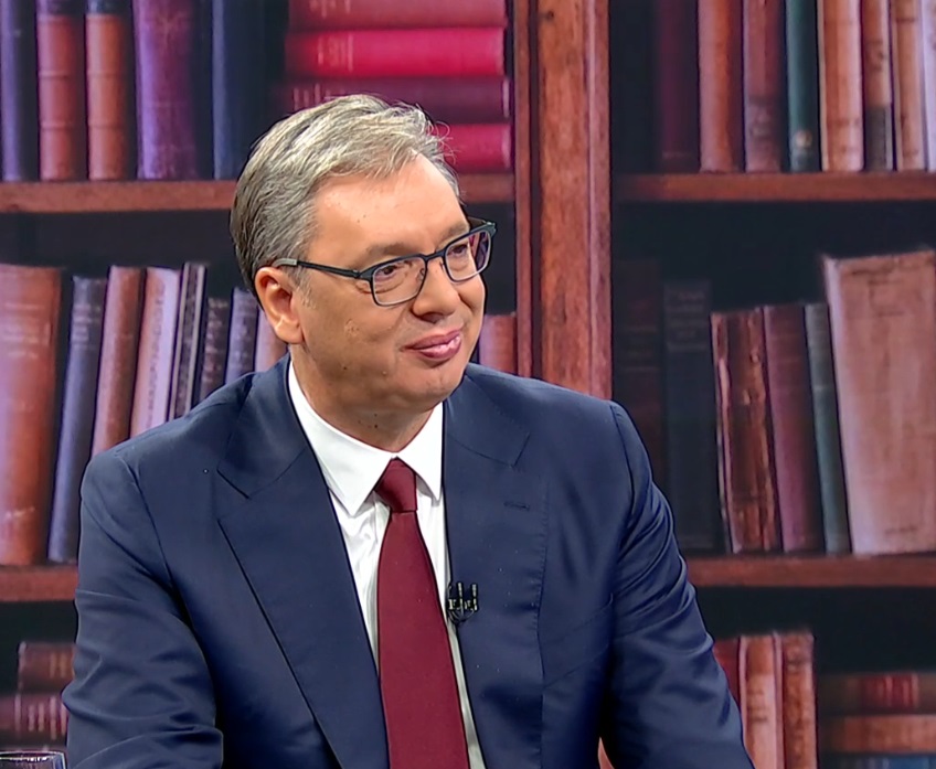 sns_srbija's tweet photo. Носилац листе "Александар Вучић - Уједињена Србија" Александар Вучић @avucic изјавио је да је у току невероватан преокрет, да су грађани разумели да је држава угрожена и да треба да се брани и истакао да се више нико не плаши да каже шта мисли.
https://t.co/KEwZbgHZwI https://t.co/fDKIWIR0pp