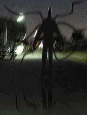 Nam3Normal's tweet photo. There's a man
#slenderman #creepypasta https://t.co/JzKphmBRSH
