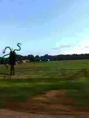 Nam3Normal's tweet photo. There's a man
#slenderman #creepypasta https://t.co/JzKphmBRSH