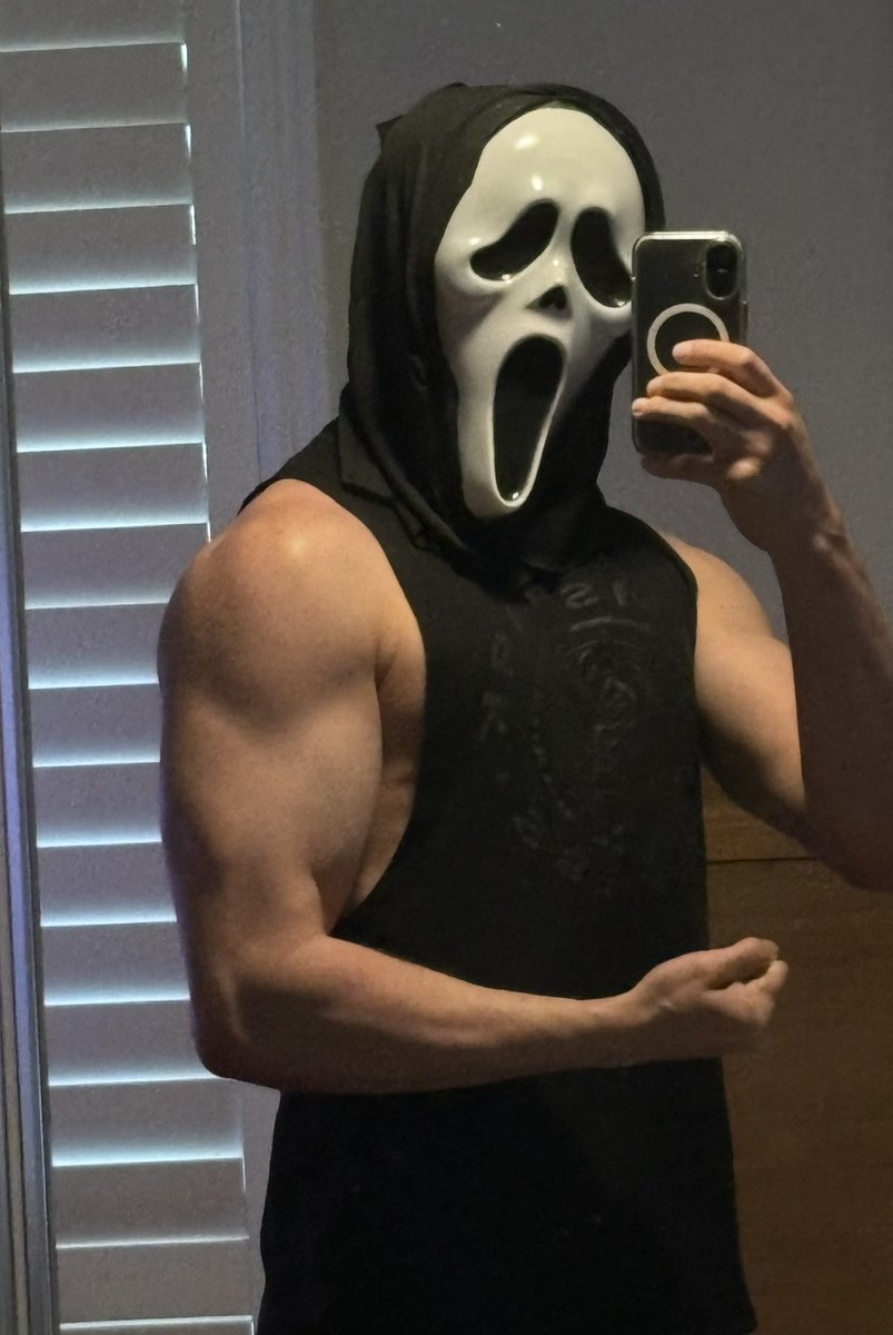 bennno15's tweet photo. Happy bicep btuesday 👻 https://t.co/LF9vsaCrs5
