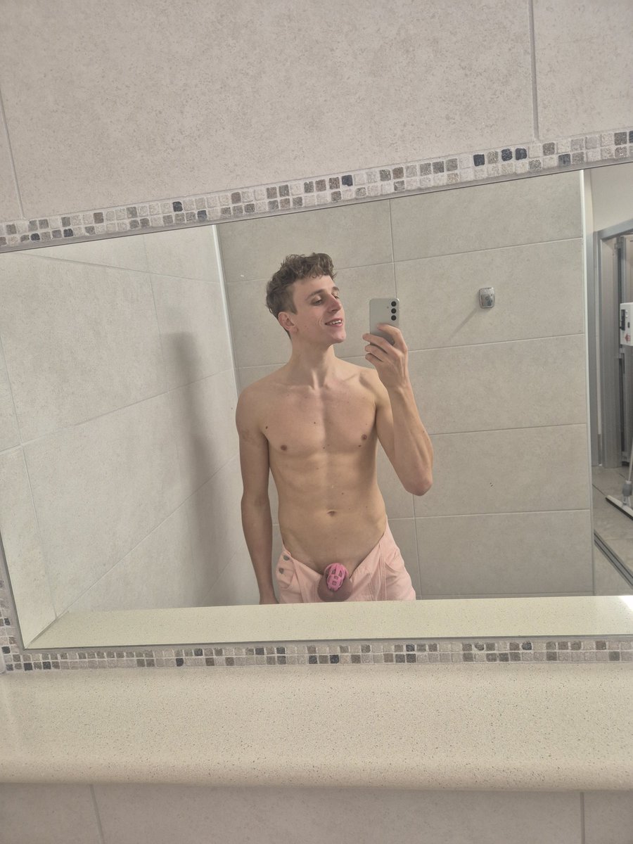 iammoriz's tweet photo. Day 5, Locktober 🔒 https://t.co/PNu2mJtQME
