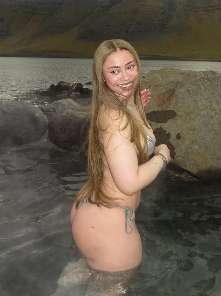 lcecrave's tweet photo. Ice Spice stuns on vacation. https://t.co/kAKkPNZyKV