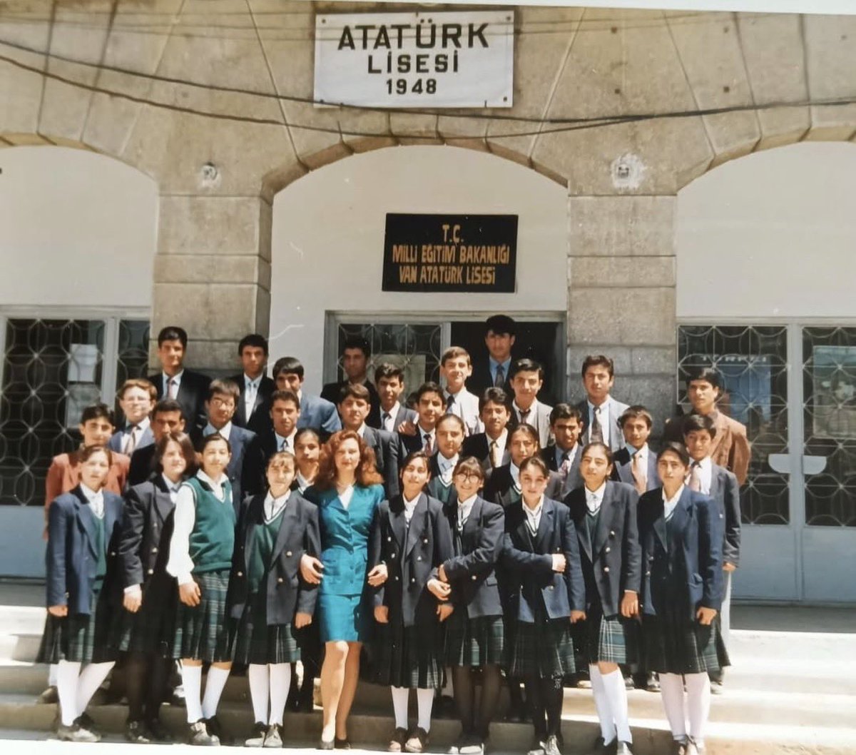 TurunTahsin's tweet photo. #van #atatürk #lisesi https://t.co/sUYLreVCsn